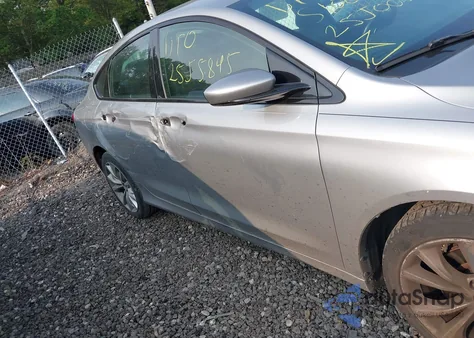 2015 Chrysler 200 S z USA, uszkodzony, nr VIN 1C3CCCDG0FN522950